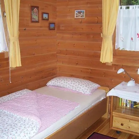 Komfortables-ferienblockhaus-nr-27-56-qm-bis-4-personen-viechtach-jaegerpark *